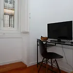 Praca Flores Apartment *