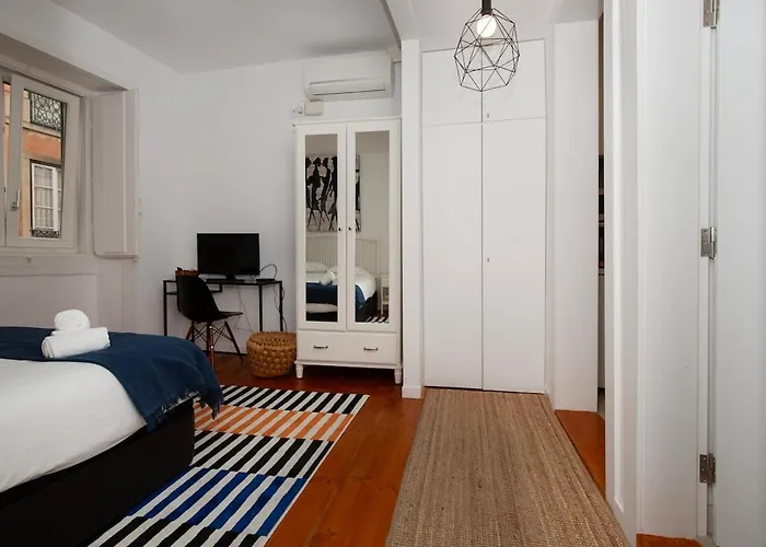 Praca Flores * Lisbon